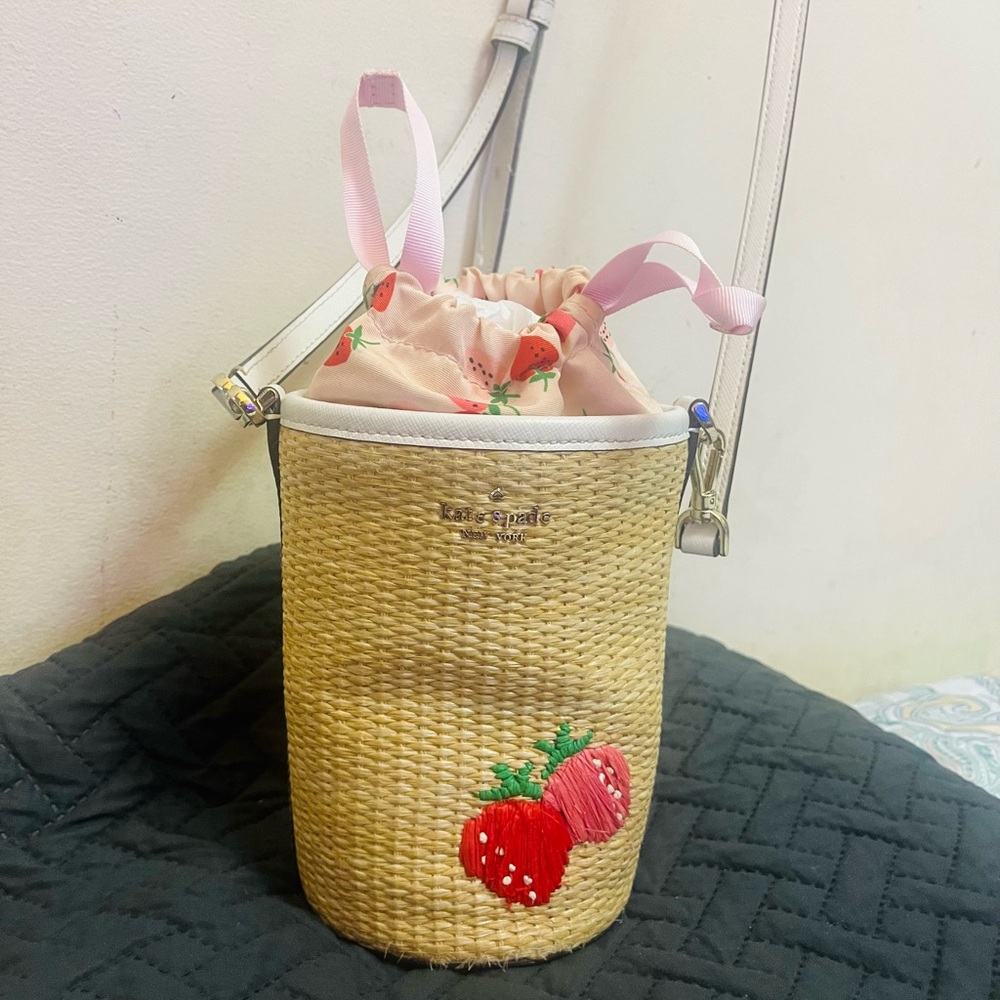 Kate Spade picnic in the park cylinder bag